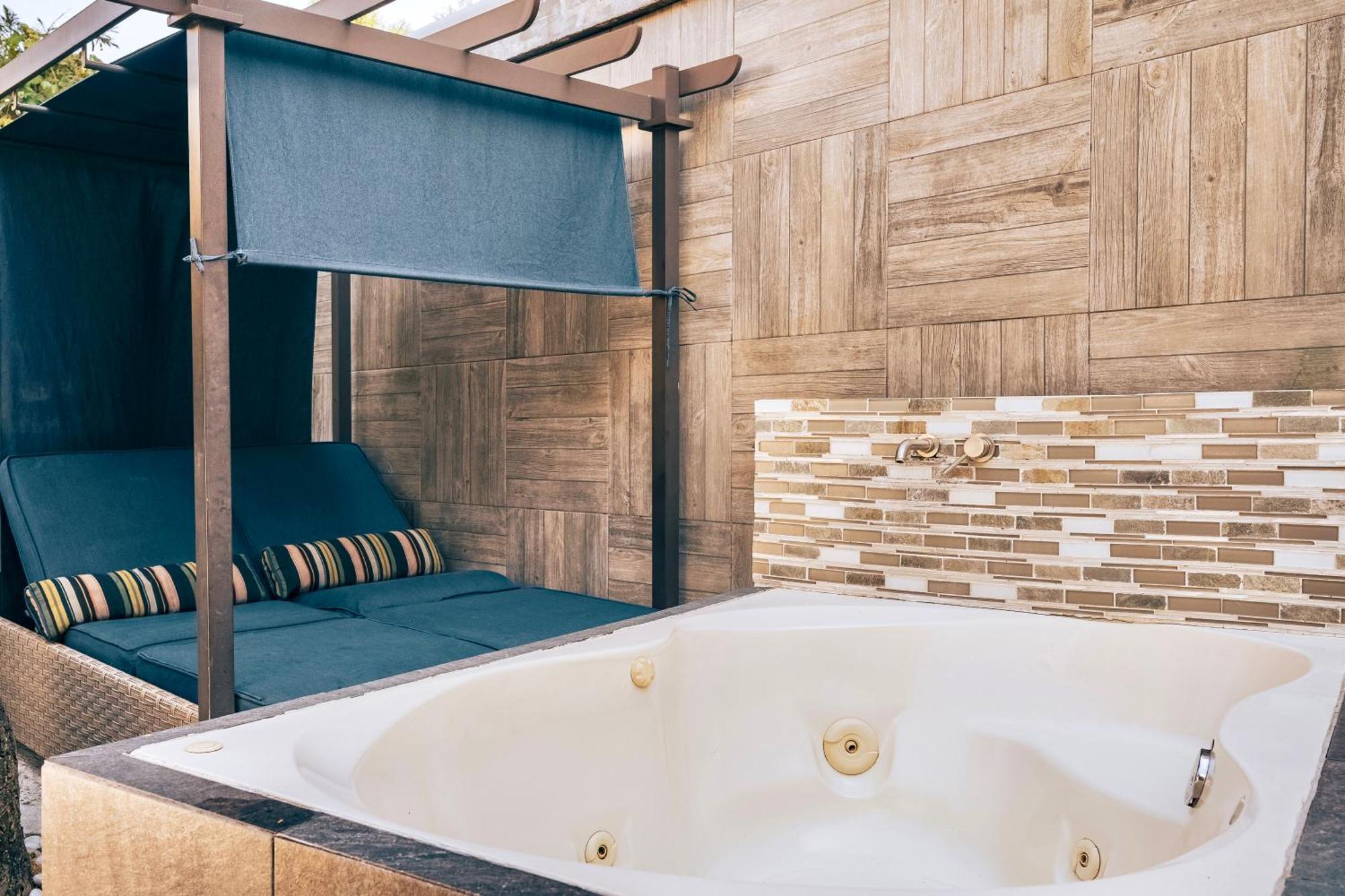Loft Arte Y Diseno Alberca Climatizada, Amenidades Y Lujo, Terraza Privada Con Asador De Carbon, Cuernavaca Somos Los Unicos Que Te Ofrecemos Para Tu Uso Personal Y Exclusivo 2 Jacuzzis Con Agua Caliente Y Sistema De Hidromasaje Tipo Spa Eksteriør bilde